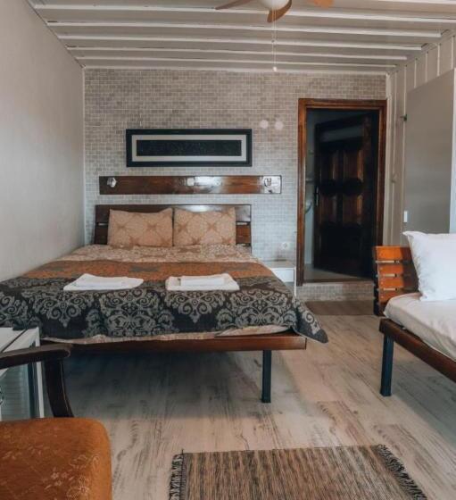 디럭스 룸, Akropolis Guest House
