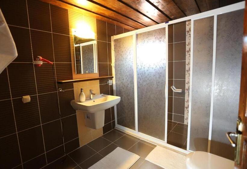 패밀리 스위트, Akropolis Guest House