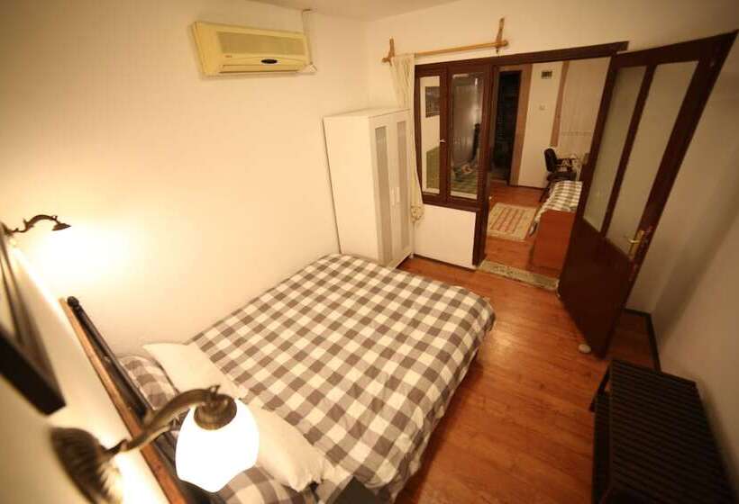 스탠다드 트리플 룸, Akropolis Guest House