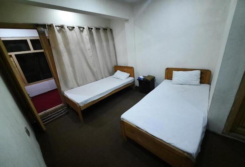 اتاق استاندارد, Highlander Inn Skardu
