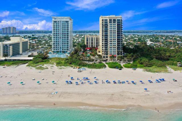 발코니가 있는 스위트, Singer Island Beach Resort And Spa, Located At The Palm Beach Resort