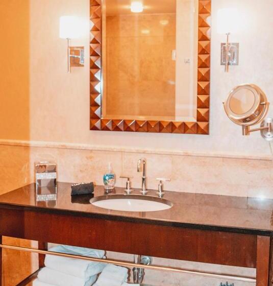침실 2개 스위트, Singer Island Beach Resort And Spa, Located At The Palm Beach Resort