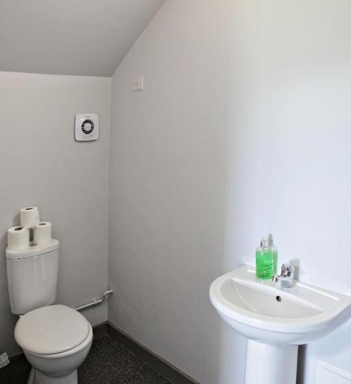 Семейный Номер, Aunt Rachel S Barn Hostel