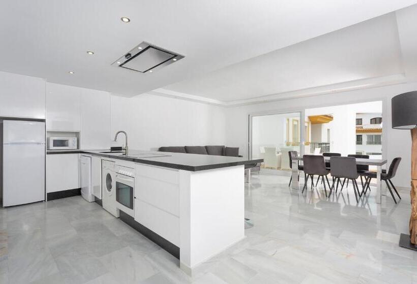 Апартаменты Deluxe 3 Спальни, B51 Executive Flats Marbella