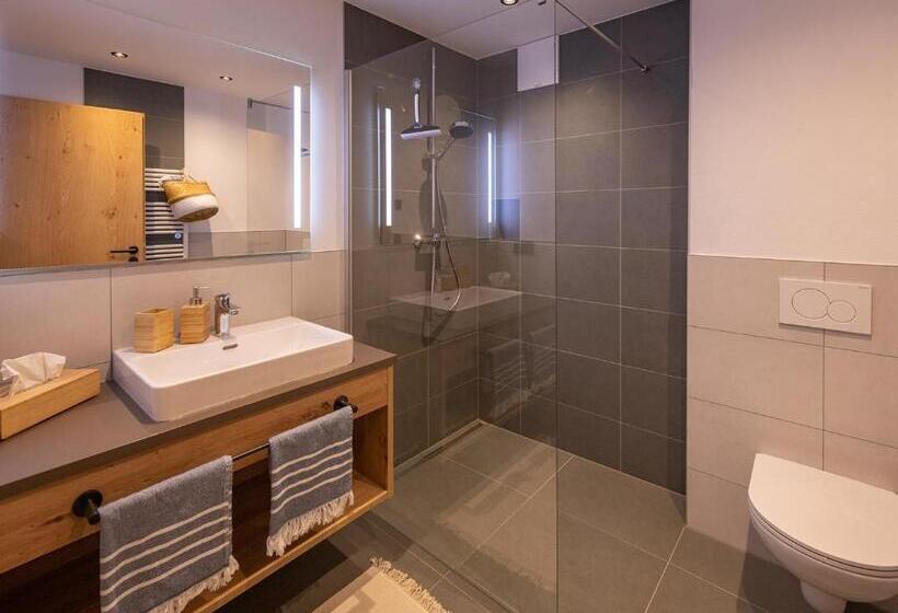 آپارتمان 1 خوابه با تراس, Lenni´s Apartments