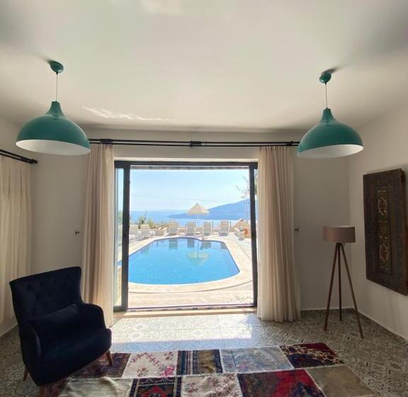 Люкс Вид на Бассейн, Sultan Hotel Kalkan