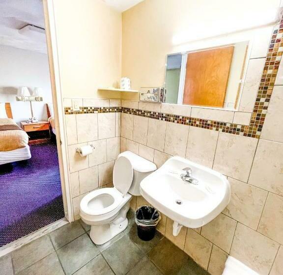 Номер Economy Индивидуальный, Utica Rest Inn
