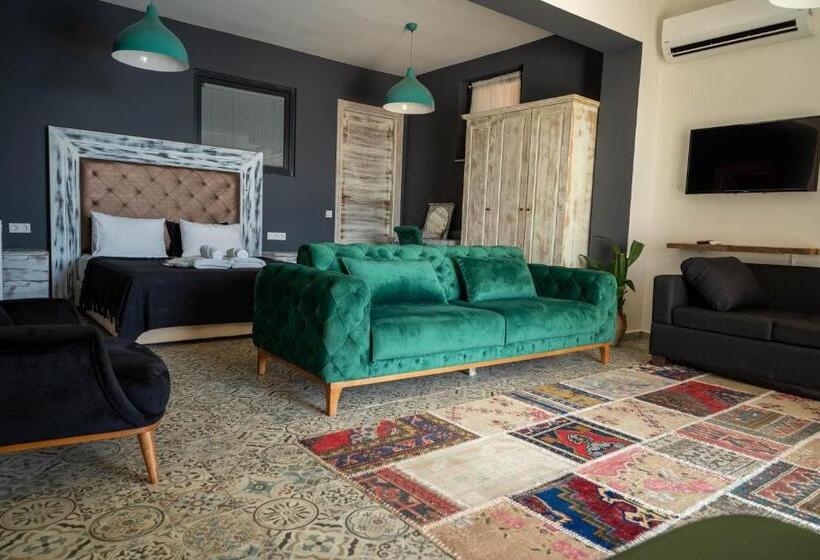 Люкс Вид на Бассейн, Sultan Hotel Kalkan