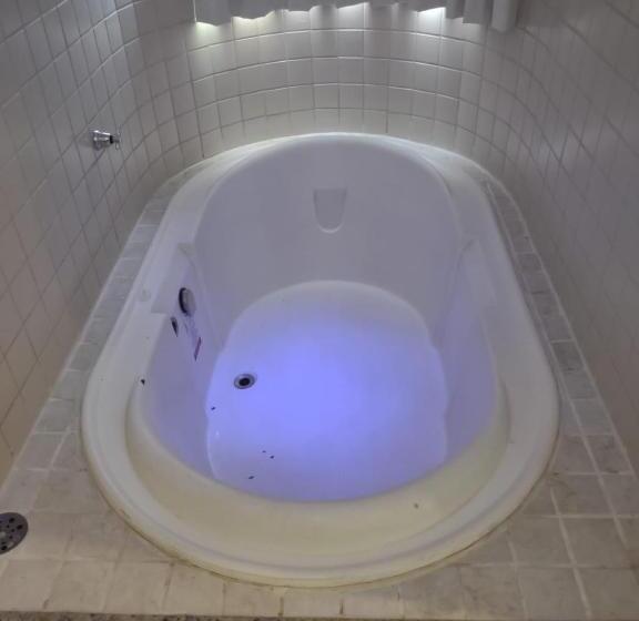 Люкс Повышенной Комфортности, Hot Springs Flat Apart Hotel Master Luxo Com Banheira
