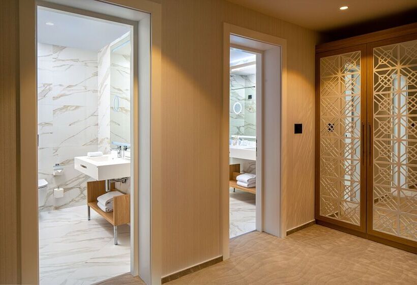 سوئیت با بالکن, Alma Health & Spa Retreat