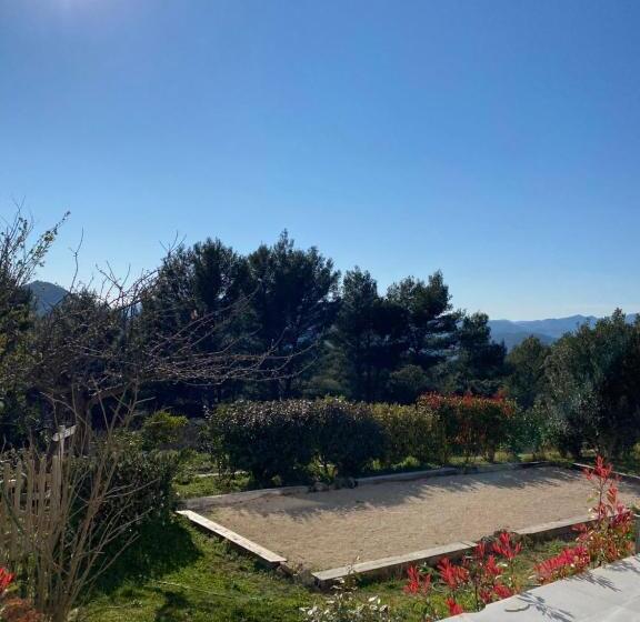 Номер Стандарт Вид на Сад, La Maison Perchée