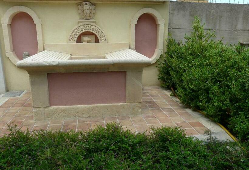Трехместный Номер Стандарт Вид на Сад, Villa Yucca
