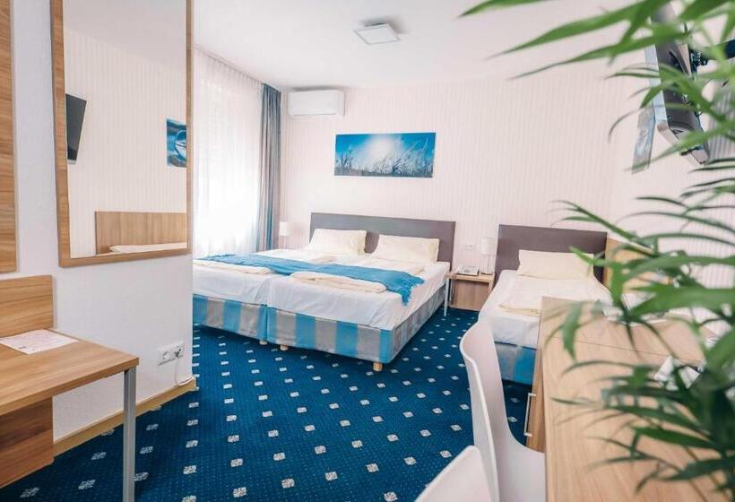 Номер Стандарт Трехместный, Benger