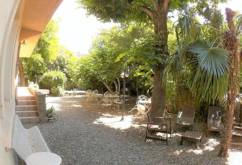 Четырехместный Номер Superior, La Villa Carcassonne, Cité 8 Min à Pieds, Clim, Piscine, Full Wifi, Borne 7,5kw, Vélo élect, Parking