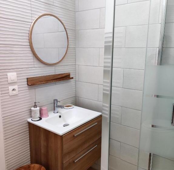 Номер Deluxe Вид на Сад, La Villa Carcassonne, Cité 8 Min à Pieds, Clim, Piscine, Full Wifi, Borne 7,5kw, Vélo élect, Parking