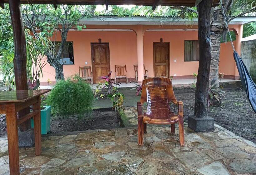 Четырехместный Номер Стандарт Вид на Сад, Ometepe House