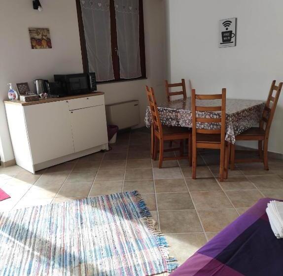 Семейный Номер, B&b Anyme