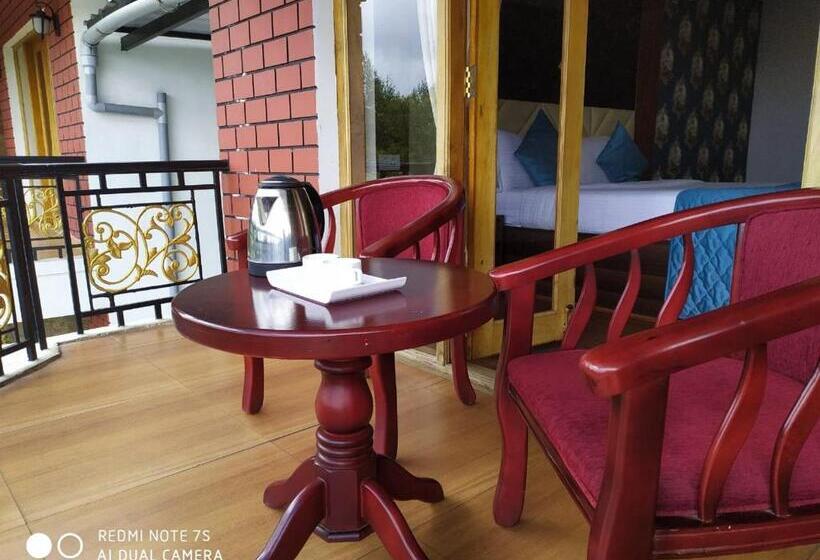 Номер Deluxe с Балконом, Vista Suites Doddabetta Ooty By Bestinn Leisure