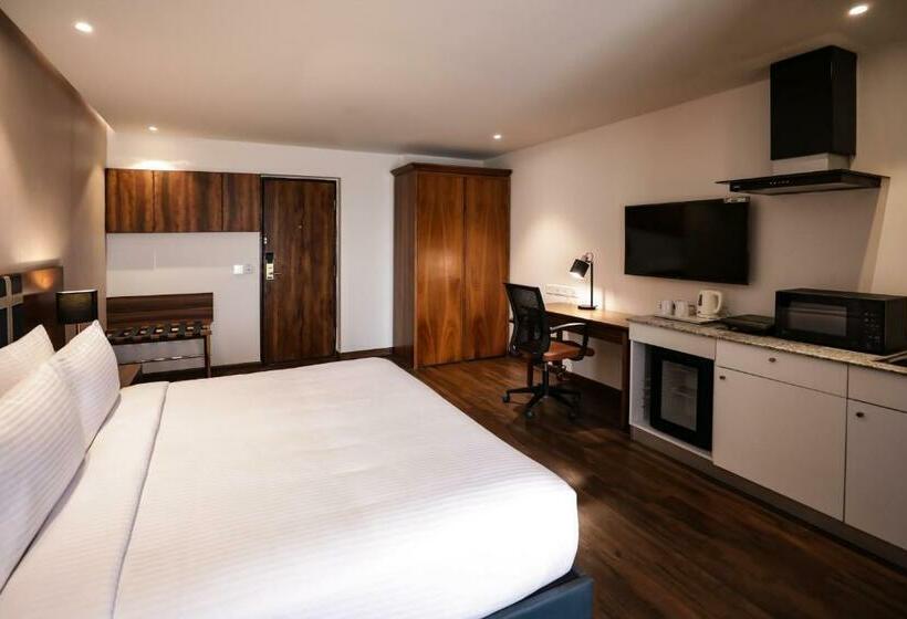 اتاق اجرایی, Regenta Suites Gurugram, Sohna Road, Sector 49