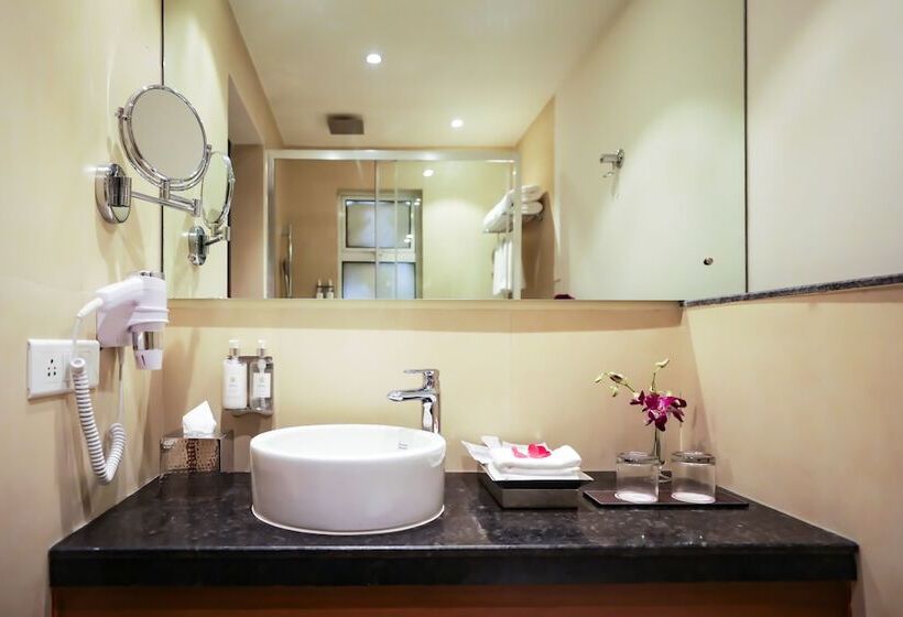 اتاق اجرایی, Regenta Suites Gurugram, Sohna Road, Sector 49