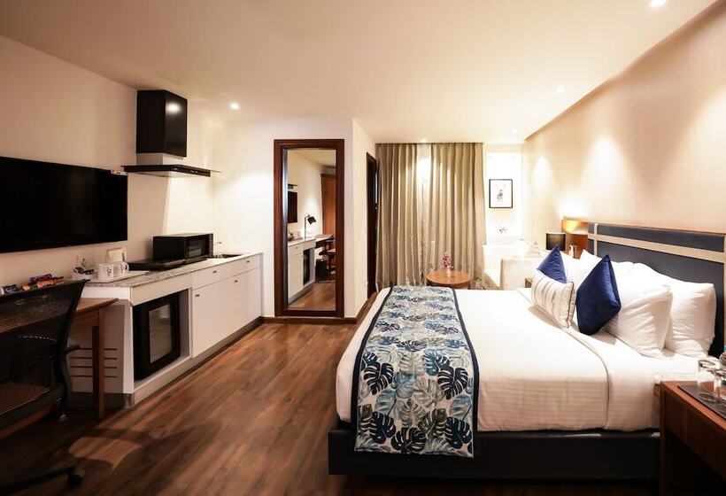 اتاق اجرایی, Regenta Suites Gurugram, Sohna Road, Sector 49