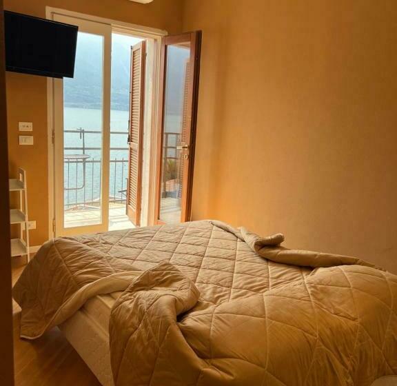 سوییت جونیور با بالکن, Villa Castello Only Room