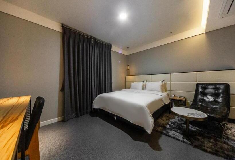اتاق استاندارد با وان آب گرم, West In Hotel Yeosu
