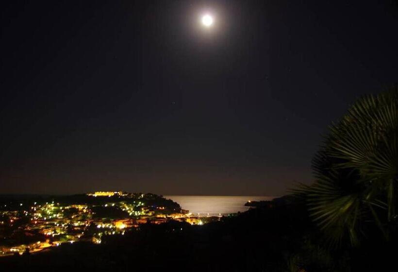 استودیوی استاندارد, Agriturismo Del Monte