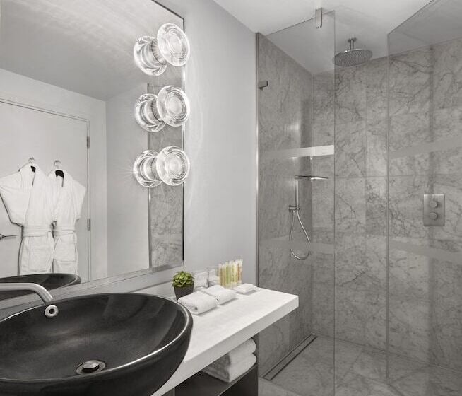 Номер Superior, Sea Containers London