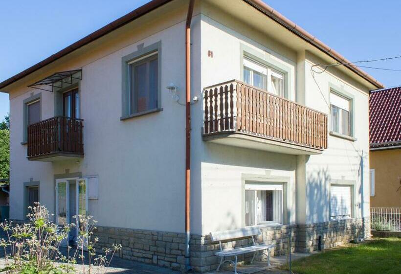 Дом 1 Спальня, Haus Margit