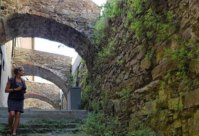 Семейный Номер, Santuario Ns Soviore Cinque Terre