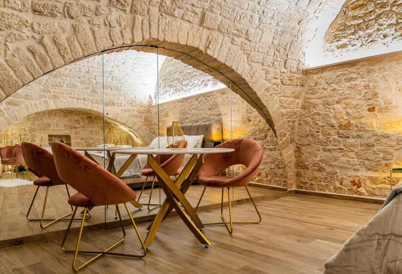 Номер Стандарт с Гидромассажем, Gold Suite B&b