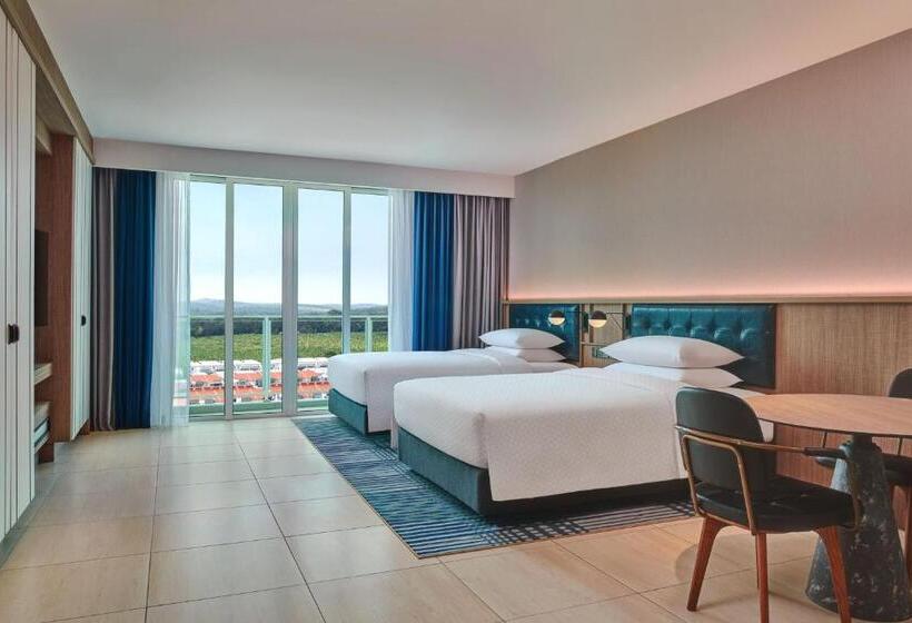 Номер Premium с Балконом, Four Points By Sheraton Desaru