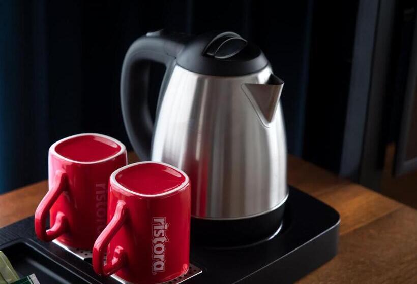 带阳台的豪华间, Moncafe Hotel Etico Tirana