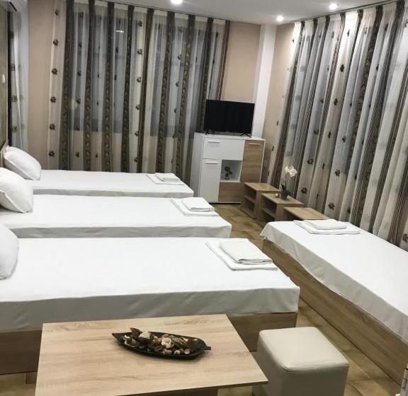 Четырехместный Номер Стандарт, каламанди
