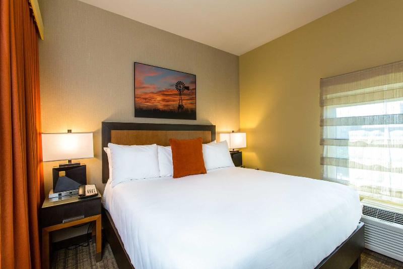 سوئیت با تخت بزرگ, Cambria Hotel Plano   Frisco