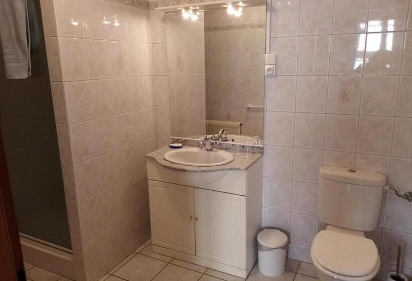Номер Стандарт Трехместный, Chambres Thirion