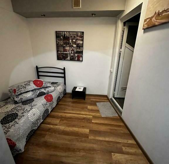 اتاق استاندارد سه نفره, Casa Bucovineană