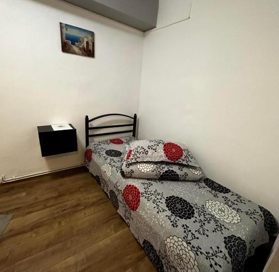 اتاق راحتی سه تخته, Casa Bucovineană