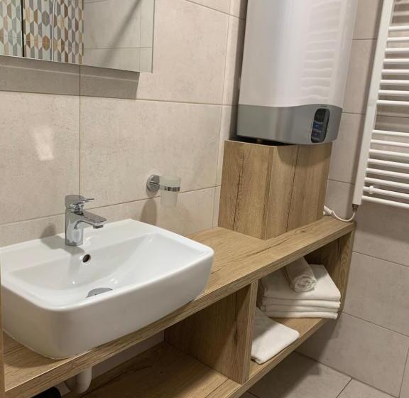 침실 1개 발코니 아파트, Apartmány Valča