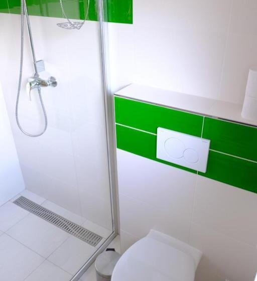침실 2개 아파트, Apartmány Valča