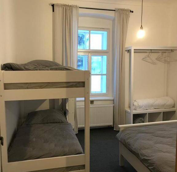 带2个卧室的公寓, Stará škola Hedeč