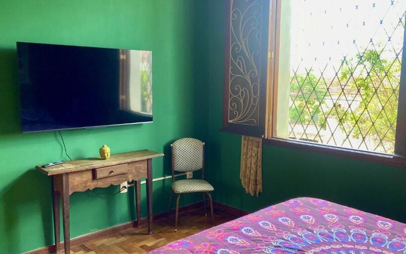 سوئیت با بالکن, Vila Santê