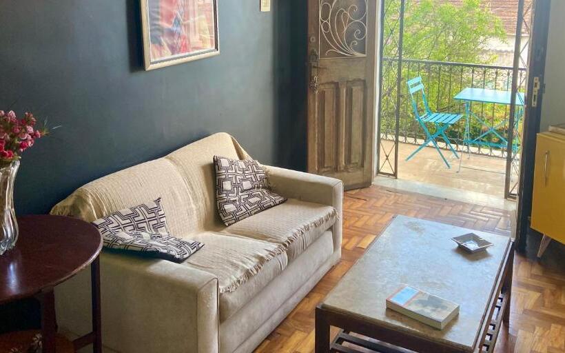 سوئیت با بالکن, Vila Santê