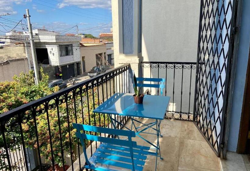 سوئیت با بالکن, Vila Santê