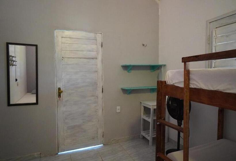 اتاق استاندارد سه تخته با بالکن, Vila Da Sereia Hostel E Pousada