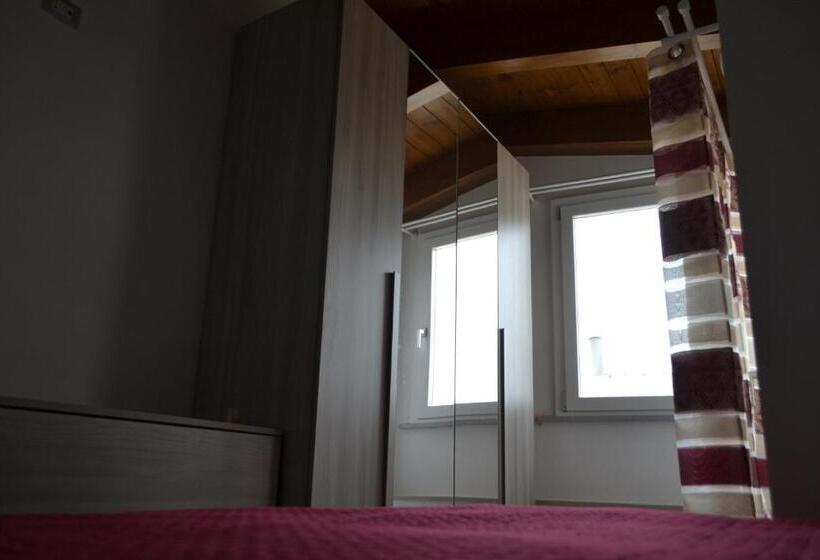 Номер Стандарт, Attica B&b
