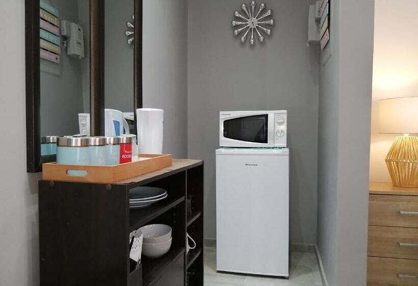 Family Suite, Roxy S Rest Guest House