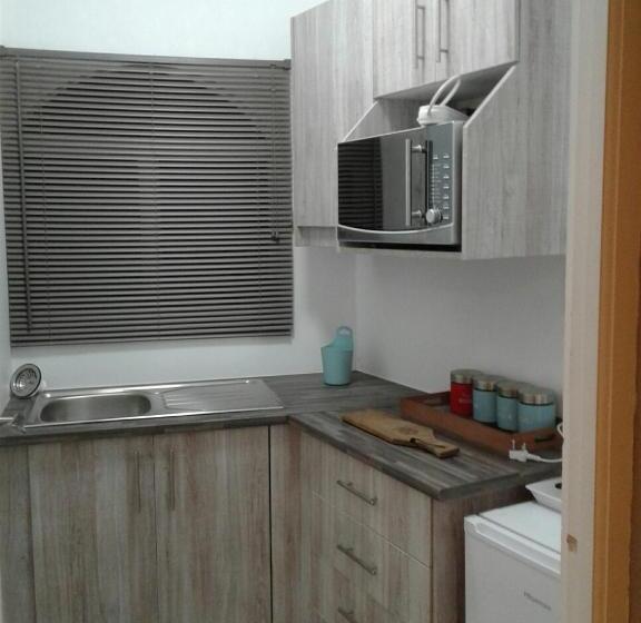 Family Suite, Roxy S Rest Guest House
