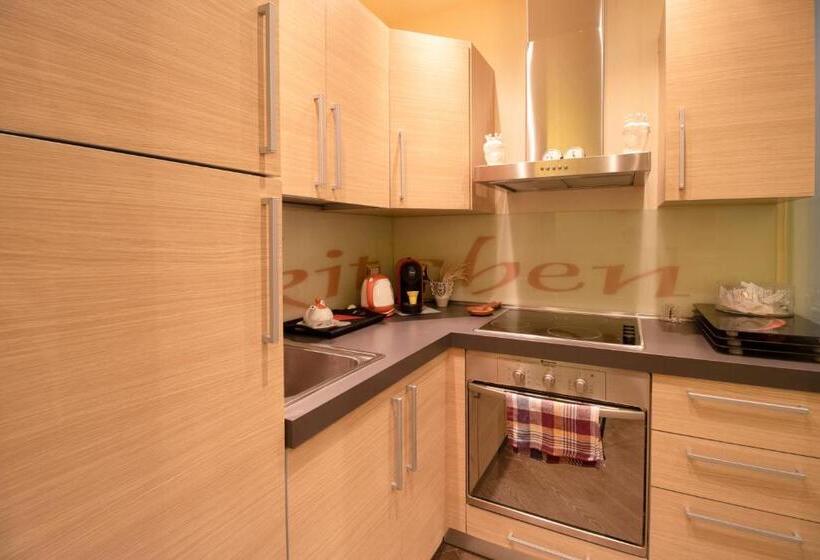 Апартаменты 2 Спальни Вид на Море, The Palace B&b And Apartments